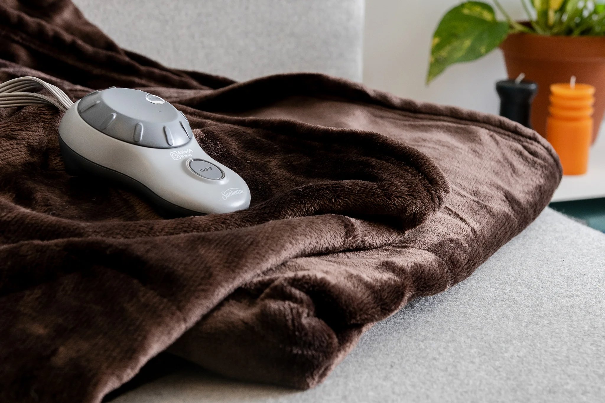 How do Electric Heated Blanket Compare to Fleece Blanket?1