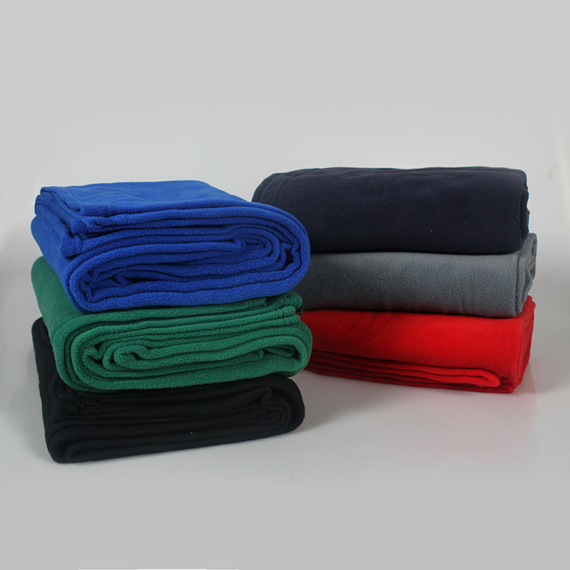 What are the Advantages and Disadvantages of Polar Fleece?