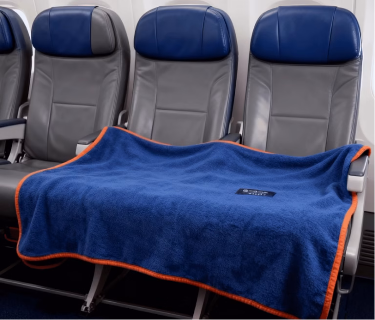 Flame Retardancy vs. Sustainability How rPET Airline Blankets Meet FAR 25.853 Standard